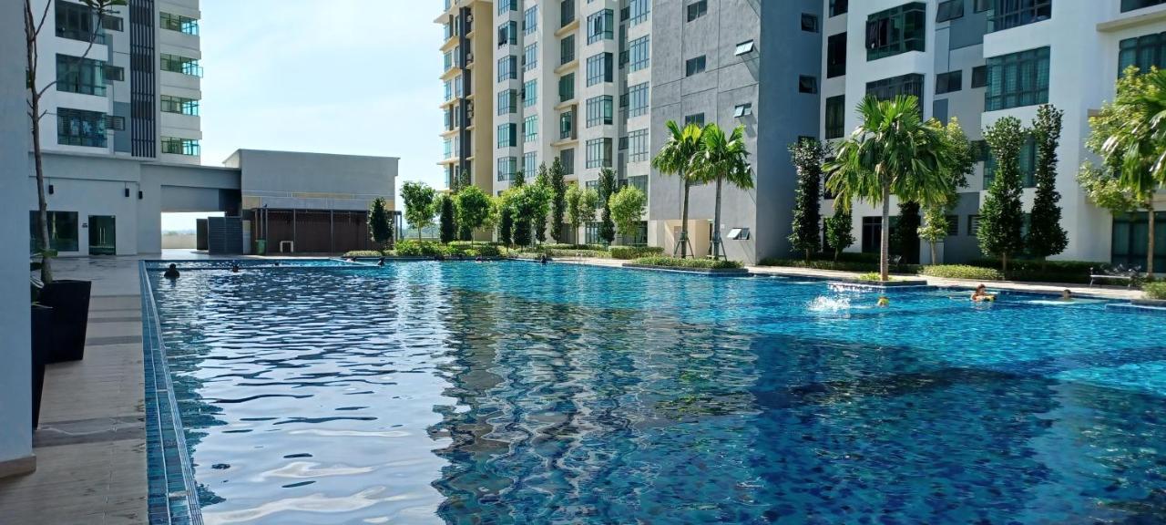 Homestay Arc Austin Hills Jb 4-5Pax Джохор Бахру Екстериор снимка