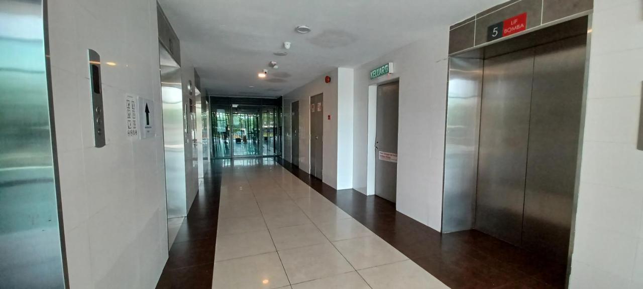 Homestay Arc Austin Hills Jb 4-5Pax Джохор Бахру Екстериор снимка